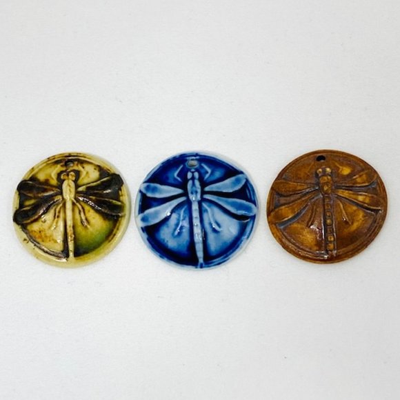 Lot of 10 Assorted Vtg. Ceramic Czech Dragonfly Buttons for Collectors/Designers - Picture 5 of 10